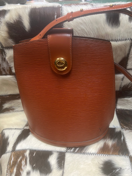 LV Epi Cluny Shoulder Bag - Brown