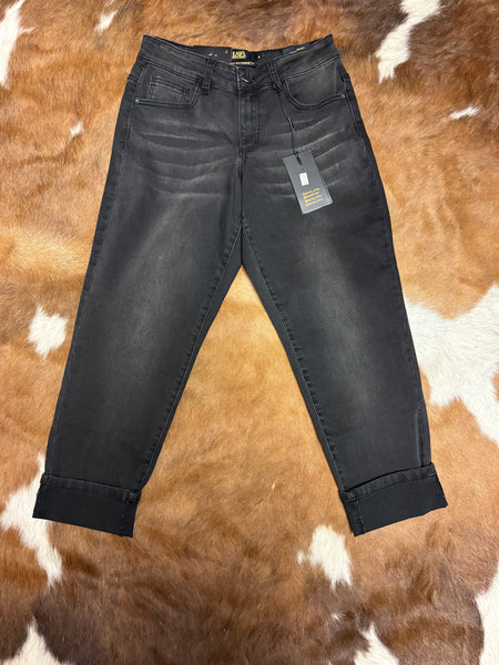L&B Mid rise black Capri