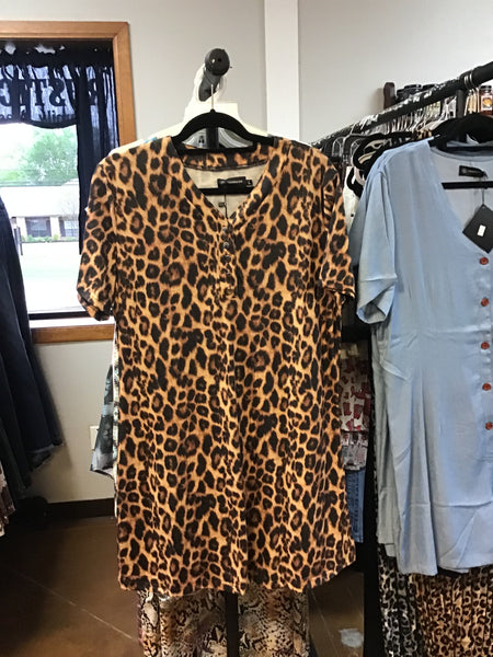 Merigold Kiss Leopard T-Shirt Dress with Buttons