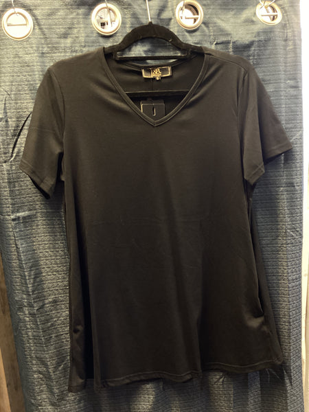 L&B Black Basic V-Neck with Pockets